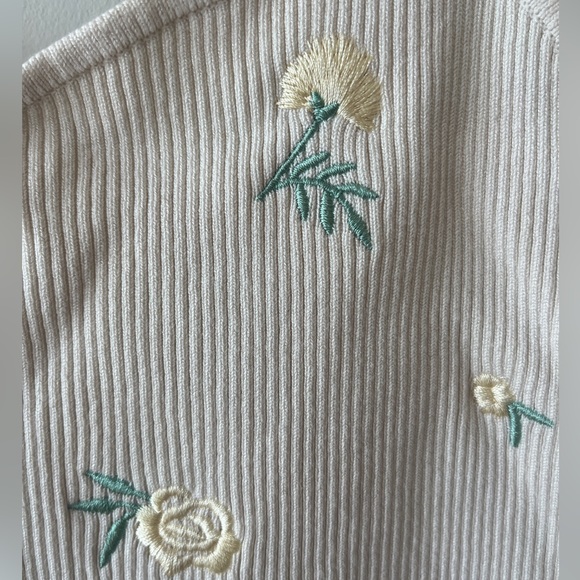 H&M cropped ribbed tank top, Size M - Picture 3 of 4